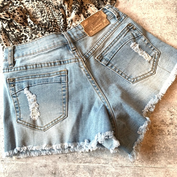 BONAGE DISTRESSED RARE PEACOCK LACE OVERLAY SHORTS - Picture 4 of 8